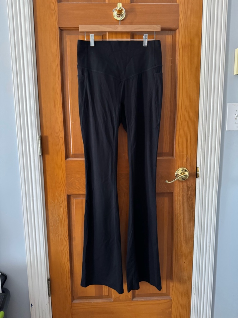 HALARA Black Flare Leg Yoga Pants